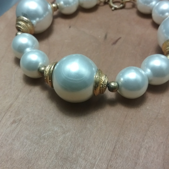🌹Vintage   Faux  Pearls Bracelets - Picture 2 of 3